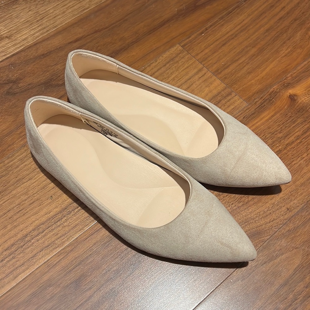 Like new beige/tan faux suede pointed toe flats